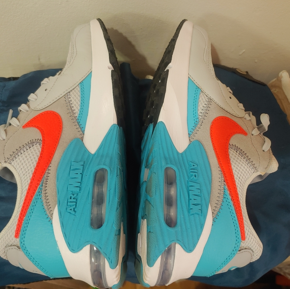 Nike Air Max Sneakers Women's - Picture 12 of 14